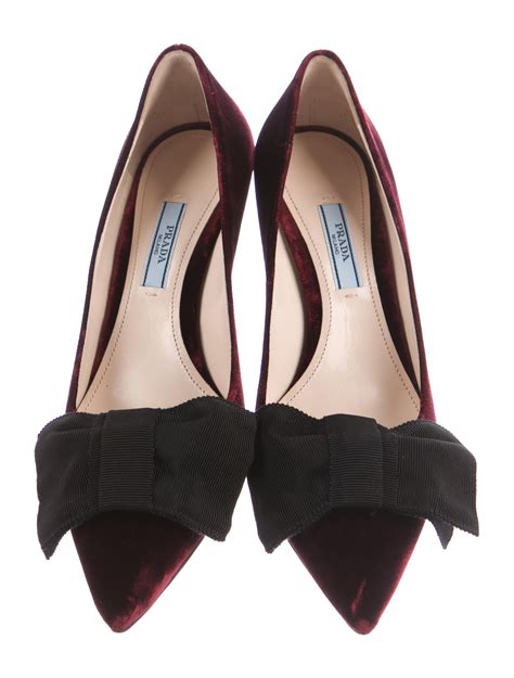 prada pumps with bow|prada velvet pumps.